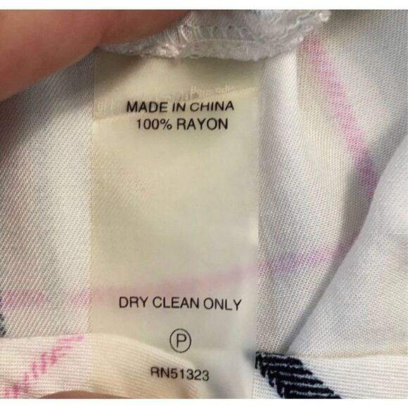 Two by Vince Camuto Oversized Plaid Button Size XS - Picture 6 of 10